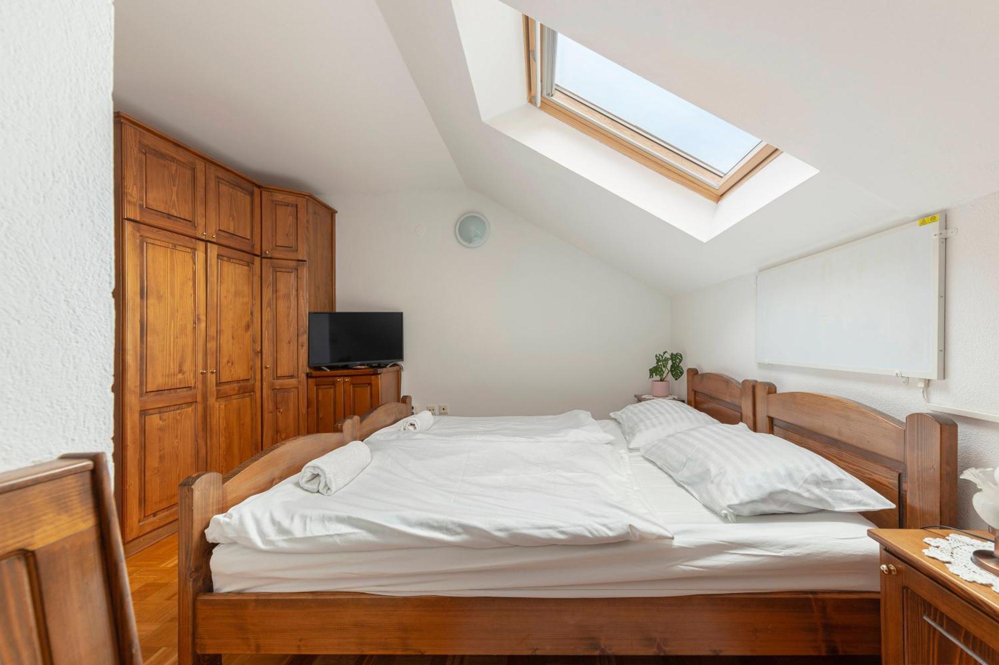 Bed And Breakfast Mili Vrh カムニーク エクステリア 写真