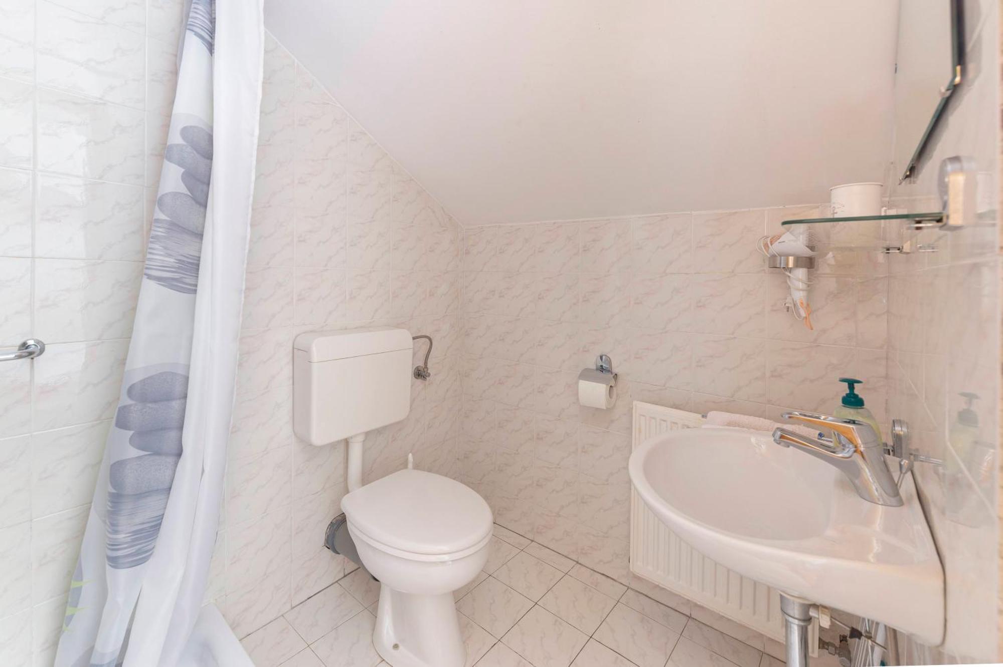 Bed And Breakfast Mili Vrh カムニーク エクステリア 写真