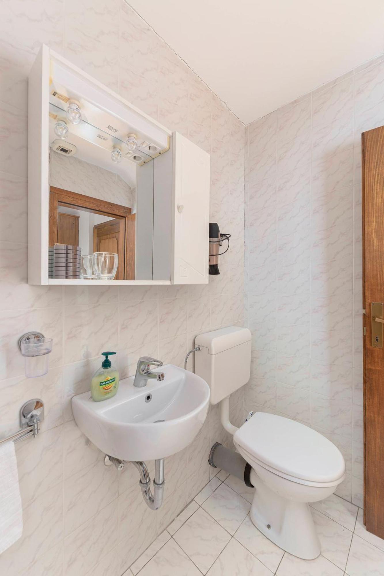 Bed And Breakfast Mili Vrh カムニーク エクステリア 写真